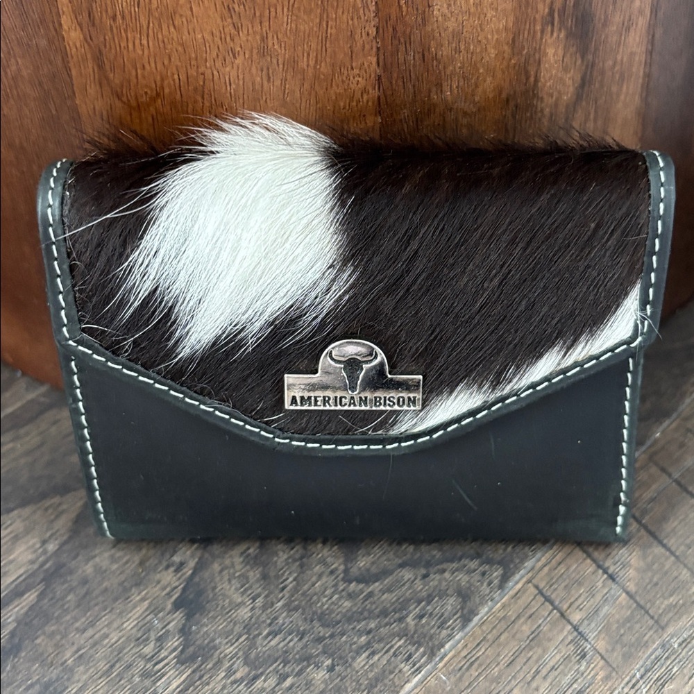 American Bison Hair on Hide,Genuine Leather,5 card,1 ID,bill,zip coin,,snap top